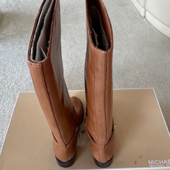 NWOT WOMEN'S MICHAEL KORS HAMILTON RIDING LIGHT BROWN LEATHER BOOT, SIZE: 9M - Picture 7 of 10